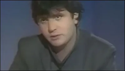 Un "céréales tubeur" - choriste sur le premier album d'Alain Bashung - qu'on écoutait au petit-déjeuner et qui a dit ses quatre vérités à Mitterrand en direct à la téloche ! Qui fut-ce ?