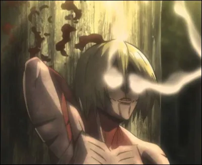 Que fait le Titan féminin après s'être fait battre par Livaï ?