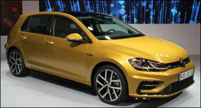 Quel est cette berline compacte produite par Volkswagen depuis 1974 ?