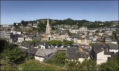 Quelle ville de Corrèze est surnommée '' La capitale de l'accordéon'' ?