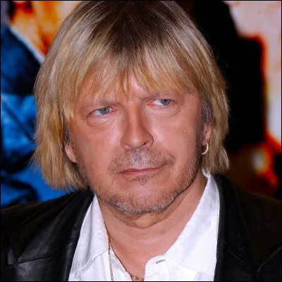 Dans cette même chanson, on entend "Quand Bob a massacré l'flipper, on n'avait plus ..... en poche" Que n'avait-on plus en poche ?