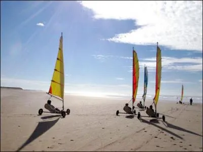 Quelle vitesse peuventt atteindre les chars  voile de comptition ?