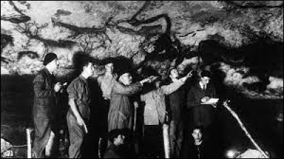 Où se situe la grotte de Lascaux découverte en 1940 ?