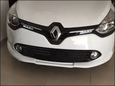 Qui a inventé les pare-chocs en 1901 ?