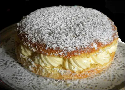 Tropézienne : avec quelle crème, selon la recette originale, doit être garnie la tarte tropézienne ?