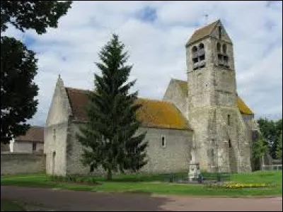 Vous avez sur cette image l'église Saint-Denis, à Rumont. Commune de l'arrondissement de Fontainebleau, elle se situe dans le département ...