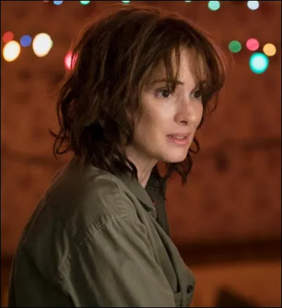 Qui est cette femme, bouleversée par la disparition de son fils ?