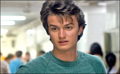 Comment s'appelle ce garçon, petit ami d'un des personnages principaux ?