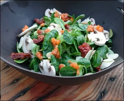 Quelle salade est appelée "douce-amère" ?