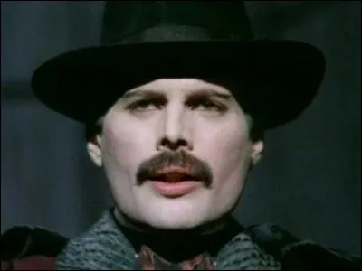 Le tube "A kind of Magic", extrait de la BO d'Highlander, sera le clou de l'album éponyme et du Magic Tour de 1986, il terminera 3e des charts britanniques et 5e au Top 50 français. Est-il de Freddie Mercury ?