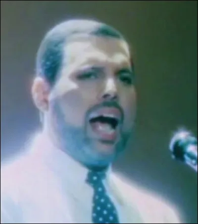 Le tube de leur avant dernier album The Miracle sorti en 1989, "I want it all" décroche une 2e place dans le hit-parade néerlandais et finit 3e au Royaume-Uni et en Irlande. Est-il de Freddie Mercury ?