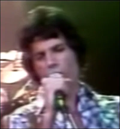 La chanson "Bicycle Race", couplée avec l'autre morceau "Fat Bottomed Girls" (n° 11 au Royaume-Uni) sont deux hits teintés de machisme et d'humour au 36e ° qui défraieront la chronique par leur clip osé... De qui est "Bicycle Race" ?