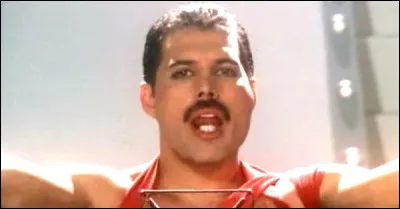"Radio Gaga" est le hit qui réconcilie Queen et son public qui était un peu perdu depuis l'album funky "Hot Space" sorti deux ans plus tôt... Ce tube qui s'octroie la 1ère place en Irlande et dont le clip est une superproduction réalisée en hommage à Fritz Lang, collectionne les 2e places dans plusieurs autres pays (Royaume-Uni, Canada, Allemagne...). Est-il de Freddie Mercury ?