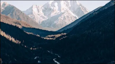 Dans quel pays le Sichuan (province), deuxième plus grande province ''minière'' de bitcoins, est-elle située ?