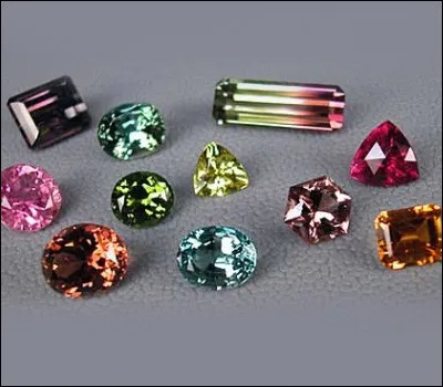 Topaze : la topaze est une pierre pouvant revêtir de multiples couleurs. Cependant, quelle est la couleur la plus fréquente de la topaze ?