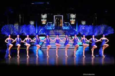 Lequel de ces cabarets parisiens se situe sur l'avenue des Champs-Elysées ?