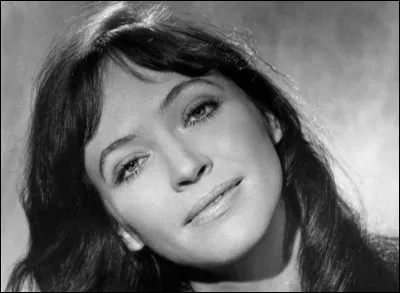 Qui est cette actrice qui joue le rôle de Sarah dans la comédie musicale ''Haut bas fragile'' de Jacques Rivette sortie en1995 ?