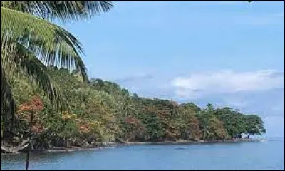 Guadalcanal(237000 habitants) est une île de Mélanésie, , la plus peuplée des îles :