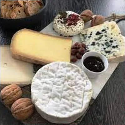 Quel fromage de l�est de la France doit son nom &agrave; un type de b&acirc;timent religieux ?