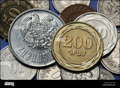 De quel genre la monnaie "dram" est-elle ?