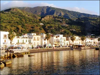 À quel grand peintre du dix-neuvième siècle doit-on la toile "Impression, soleil levant" ?