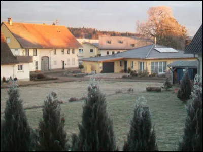 Sur quelle planète de notre Système solaire pourrions-nous théoriquement voir le Soleil se lever à l'ouest ?