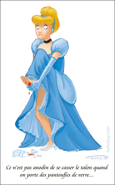 Voici une femme bizarre qui entre, elle est...