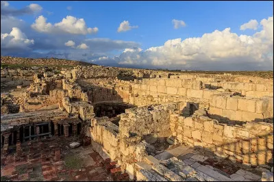 Quel nom donne-t-on aux habitants de Chypre ?