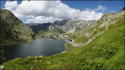 Comment appelle-t-on les habitants du Val d'Aoste en Italie ?