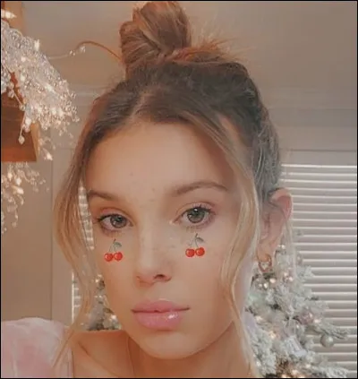 Est-elle active sur les réseaux sociaux ?