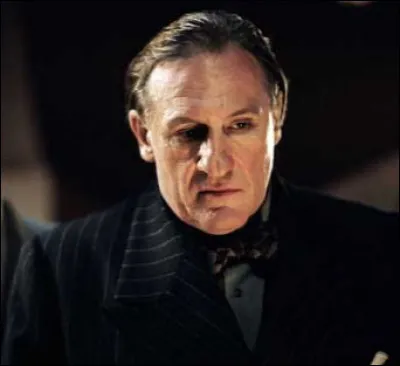 Dans quel film Gérard Depardieu joue-t-il Louis Leplée ?