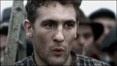 Dans quel film Gérard Depardieu est-il un socialiste voulant renverser la dictature italienne ?