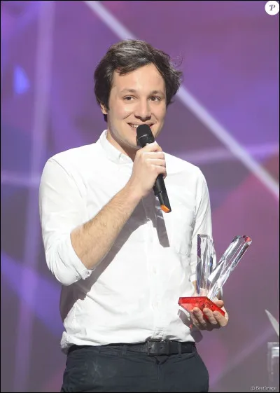 Quel trophée remporte-t-il aux Victoires de la musique de 2016 ?