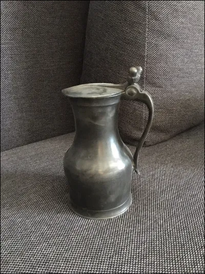 Petite ville de 3 500 habitants du département de la Meuse, située dans le nord de la Woëvre :