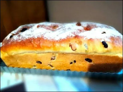 Quelle est la brioche alsacienne à la forme typique ?