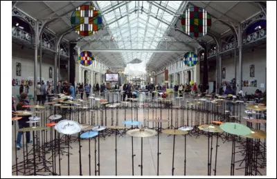 Inaugur&eacute; en 2008, le Centquatre, est un lieu culturel atypique situ&eacute; dans le 19e arrondissement. &Agrave; la fois r&eacute;sidence d'artistes et de spectacles, ce b&acirc;timent cr&eacute;&eacute; en 1874, de style industriel a abrit&eacute; pendant plus de 120 ans un service bien sp&eacute;cifique. Lequel est-ce d'apr&egrave;s-vous ?
