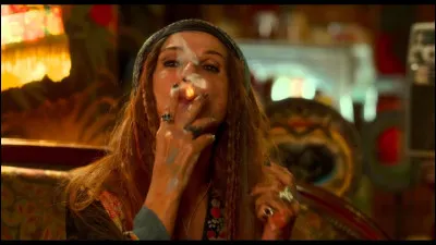 Dans quel film Victoria Abril est-elle la belle-mère d'une femme enceinte ?