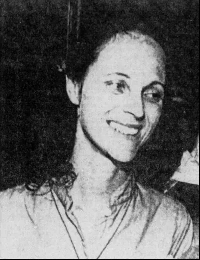 Dominique Veylau, une de leur victime d'escroquerie et de vol de passeport, a témoigné et a incriminé directement Marie-Andrée. Quel rôle tient-elle dans le mode opératoire de Charles ?