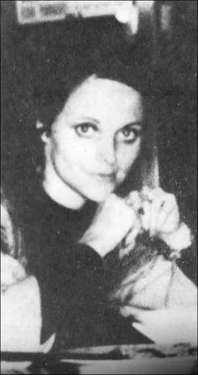 Quel faux prénom prend Marie-Andrée ?