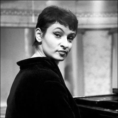 Quelle actrice a incarn&eacute; la chanteuse Barbara sur grand &eacute;cran en 2018 ?