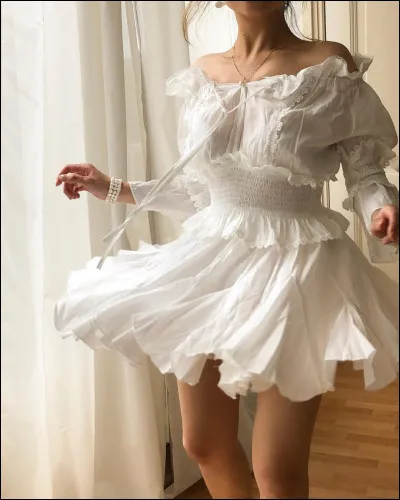 Ton vêtement préféré de ta garde-robe, est :