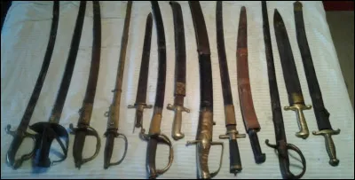 Commune de 1 000 habitants du département des Landes, située au coeur de la forêt landaise :