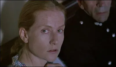 Dans quel film Isabelle Huppert est-elle une femme rêvant de liberté qui aide des femmes à avorter ?