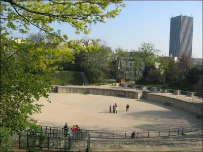 O se trouve les arnes de Lutce ?