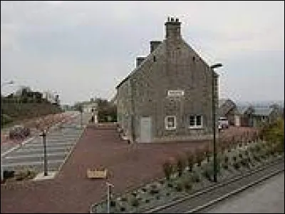 Village Manchot, Monthuchon se situe en région ...