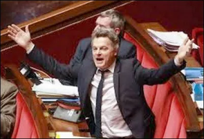 Quel est ce candidat de 52 ans investi par le PCF pour l'élection présidentielle ?