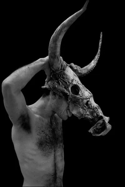 Créature anthropophage sur l'ile de Crète dans la mythologie grecque. Qui est-il ?