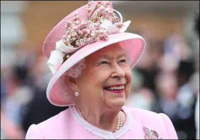 Comment se prénomme la reine d'Angleterre ?