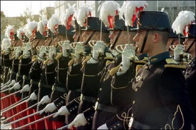 ''La Galette'' est l'hymne officiel de quelle &eacute;cole militaire ?