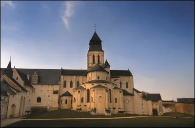 Dans quel département irez-vous voir Fontevraud et son ancienne abbaye, nécropole des Plantagenêts ?